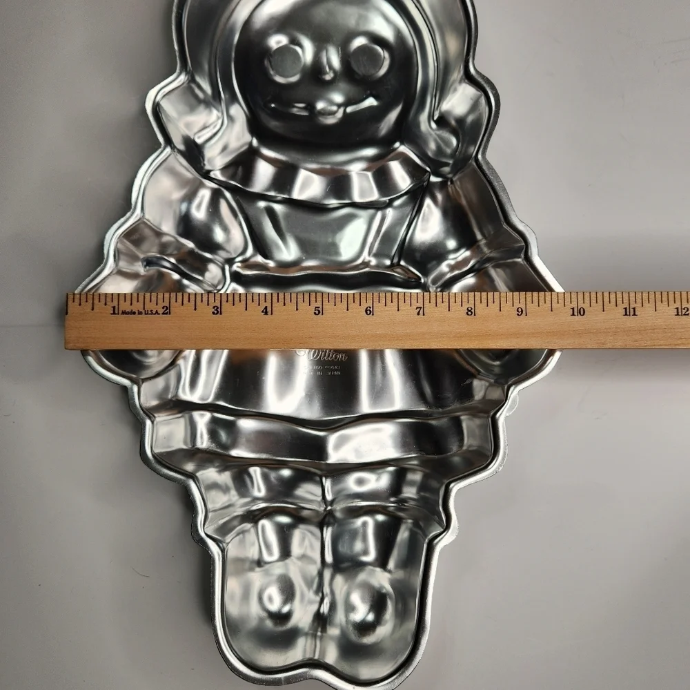 Wilton Vintage Storybook Cake Pan Rag Doll Mold Tin Shapely Cakes Party Birthday